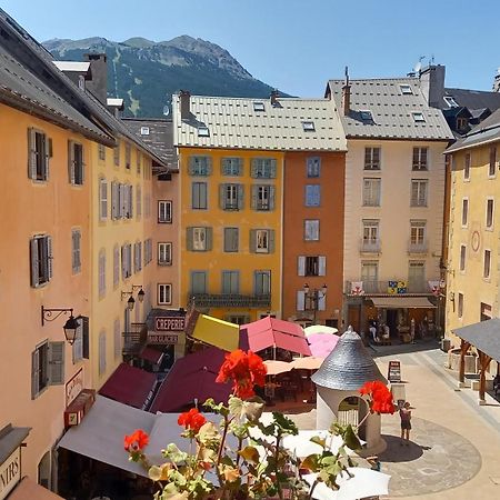 Appartement De Charme Le 1707 Au Coeur De La Cite Vauban Briancon  Luaran gambar
