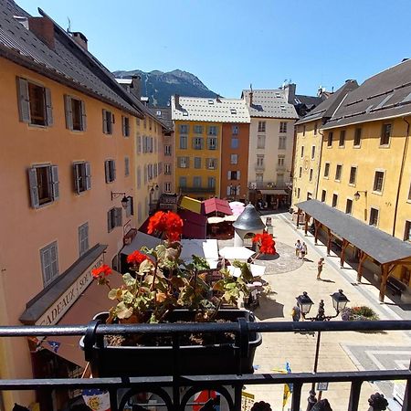 Appartement De Charme Le 1707 Au Coeur De La Cite Vauban Briancon  Luaran gambar